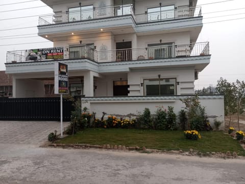 Hotel Luxe Heights Lahore Hotel in Lahore
