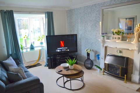 TV and multimedia, Living room, Seating area