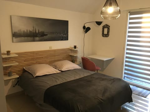 Bed, Photo of the whole room