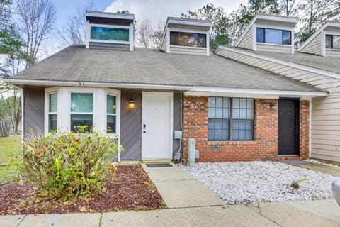 Updated Tallahassee Townhome 3 Mi to Downtown! House in Tallahassee