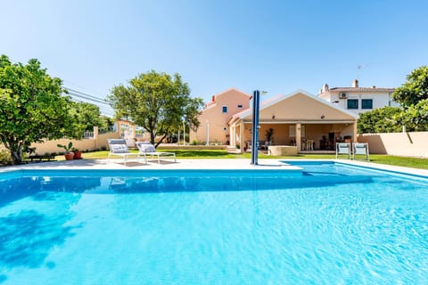 Pool view, Swimming pool, sunbed