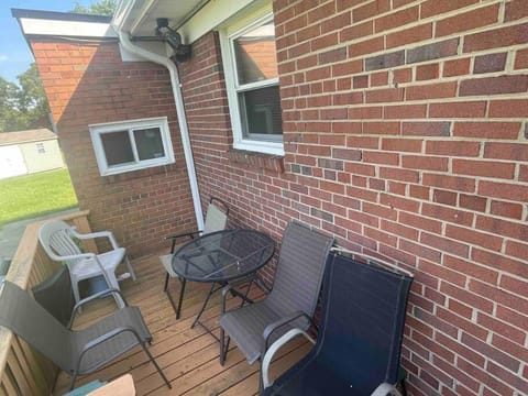 Private Suite - Stay Awhile DC East, Capitol Heights MD 1BR1BA Bonus Room Amenities Apartamento in Capitol Heights