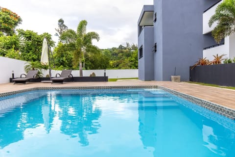 Pool view, Swimming pool, sunbed