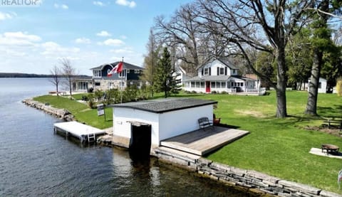 Rosedale Cottage@Baksam lake Chalé in Kawartha Lakes