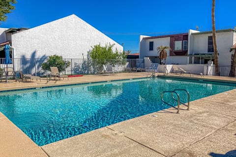 Happy Hours Townhome House in Tempe