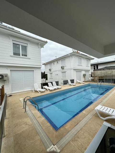 Pool view, Swimming pool, sunbed