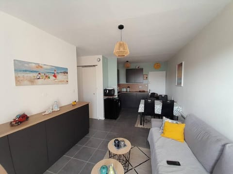 Appartement T2 Rénové, Cosy et Calme, Proche Plage à St Hilaire-de-Riez, Parking Prive - FR-1-324A-56 Apartment in Saint-Jean-de-Monts