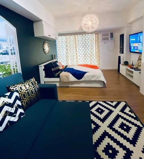 Paris Themed Condo in BGC (by The Fort Strip) Apartment in Makati