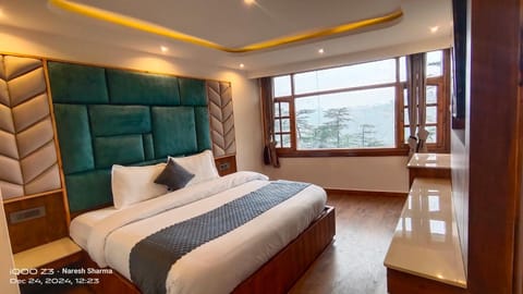 Mountain Zest - Shimla Royale - newly renovated Near Mall Road Hotel in Shimla