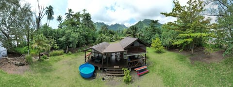 tahiti-bungalow at Teahupoo: beachfront with pountoon and mini pool House in Tahiti