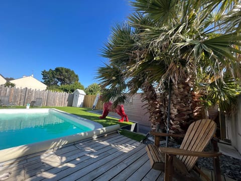 Patio, Garden, Swimming pool