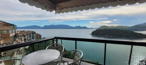 Day, Natural landscape, View (from property/room), Balcony/Terrace, Seating area, Dining area, Mountain view, Sea view