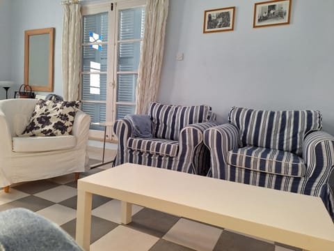 Pavlos Place - Blue Haven Maison in Limassol City