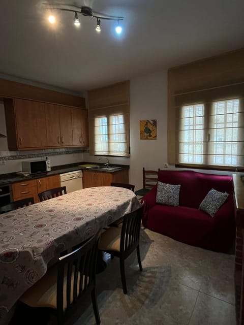 TV and multimedia, Kitchen or kitchenette, Dining area