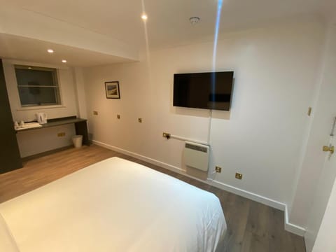 TV and multimedia, Photo of the whole room, Bedroom