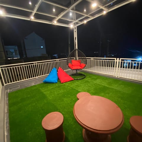 Night, Balcony/Terrace, Seating area, Garden view