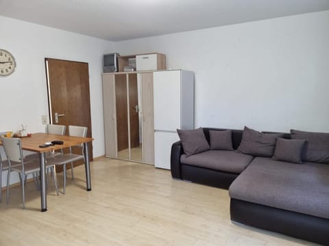 B116, schöne Ferienwohnung mit 2 Schlafzimmern Apartment in Koblenz