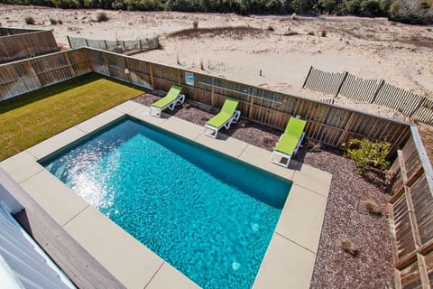 CSH988, Shore Thing- Oceanside, Private Pool House in Corolla