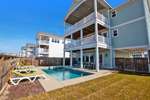 CSH988, Shore Thing- Oceanside, Private Pool House in Corolla