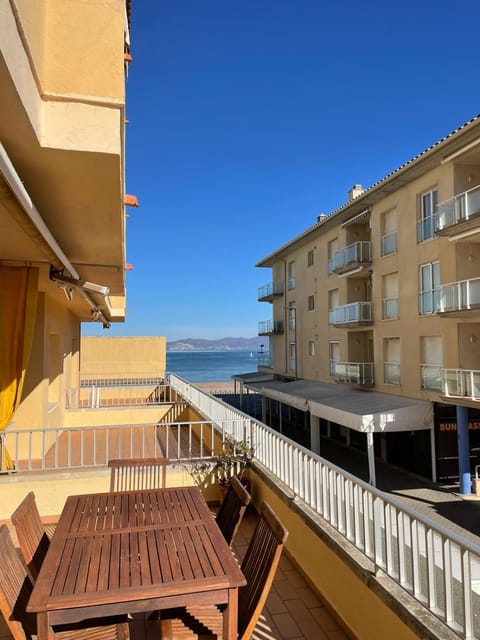 Patio, View (from property/room), Balcony/Terrace