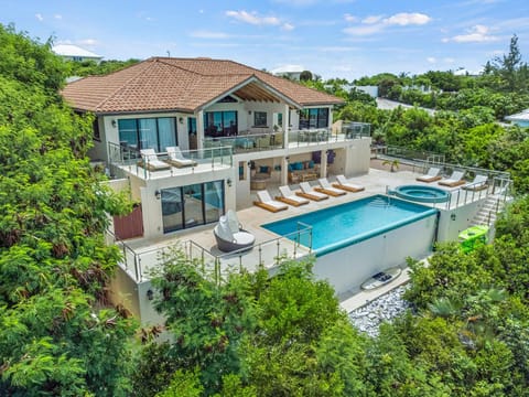 Hot Tub, Swimming pool