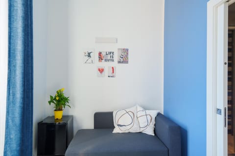 Living room, Photo of the whole room, Seating area