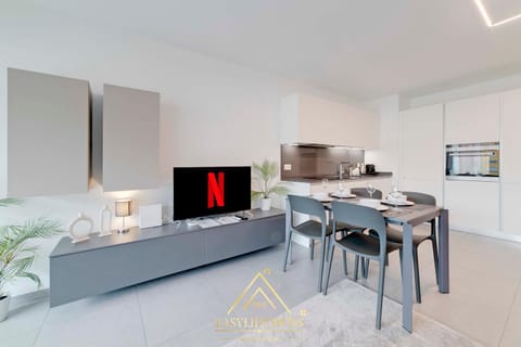 Communal lounge/ TV room, Lunch, kitchen
