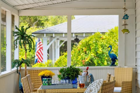 1004 E Arctic Ave. - Blue Flamingo House in Folly Beach