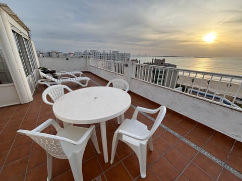 Patio, View (from property/room), Sea view, Sunset