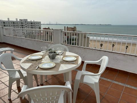 Day, View (from property/room), Balcony/Terrace, Dining area, Sea view