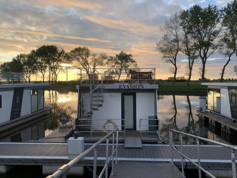 Day, Natural landscape, View (from property/room), River view, Location