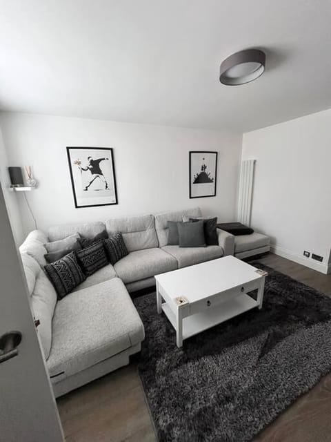 Luxury Ground Floor Maisonette Appartement in Isleworth