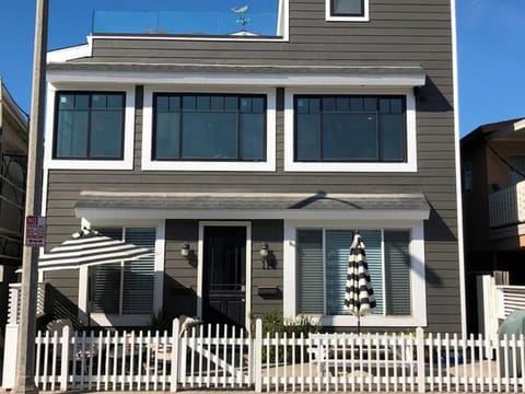 Newport Beach House House in Balboa Peninsula