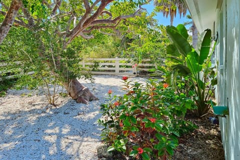 Away from it All Abode Maison in Sanibel Island