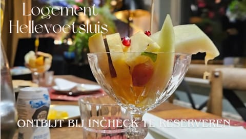 Food and drinks, Food