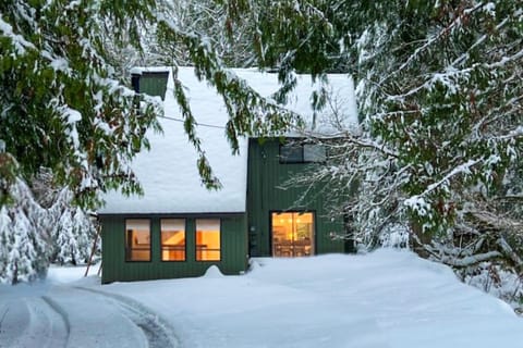 Glacier Glow House in Washington