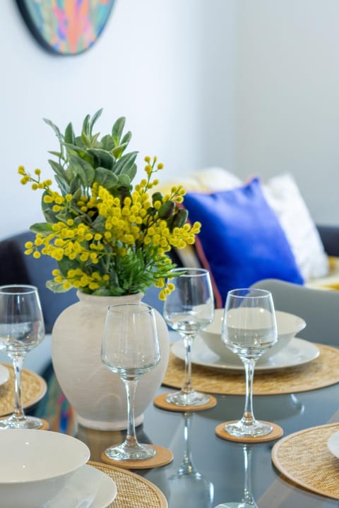 Living room, Decorative detail, Dining area