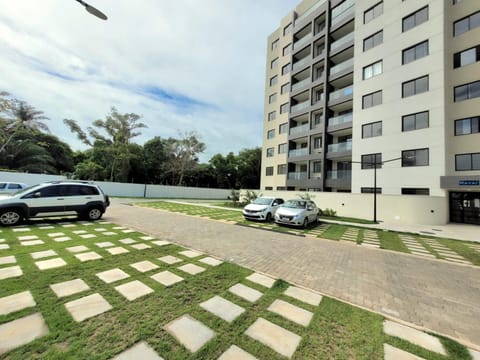 Apê em condomínio, com ar condicionado, na melhor localização de Ilhéus! Apartment in Ilhéus