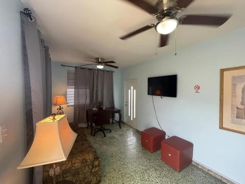 8BR 6BA Remodeled 6 Units Central Location, near Beach and Restaurants House in San Juan