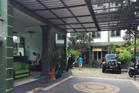 OYO 93747 Balekui Homestay Hotel in Pujut