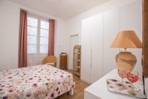 Orange apartment - Genoa City Center Apartment in Genoa