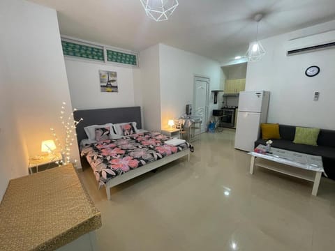 Private Cozy Furnished Studio no 14 Khalidiya Park Villa Abu Dhabi UAE Apartment in Abu Dhabi