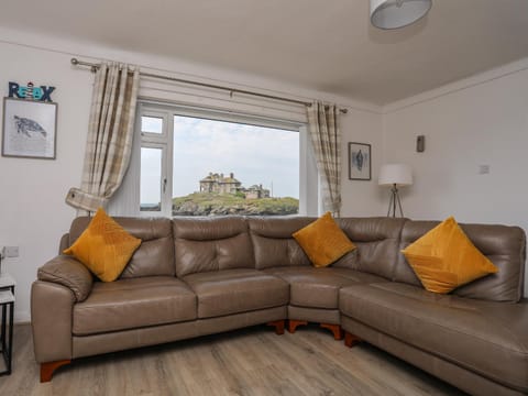 Porth Ewyn House in Trearddur Bay