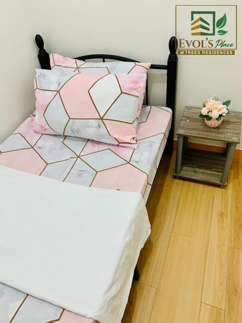 Trees Residences Staycation 1br/2br Apartment hotel in Quezon City