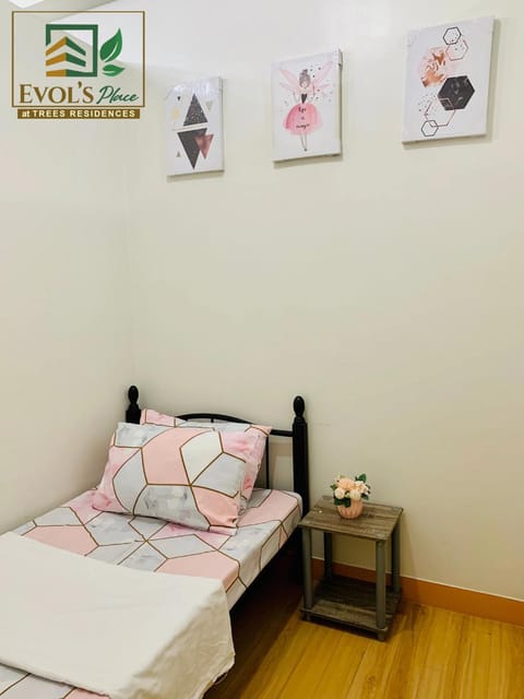 Trees Residences Staycation 1br/2br Apartment hotel in Quezon City