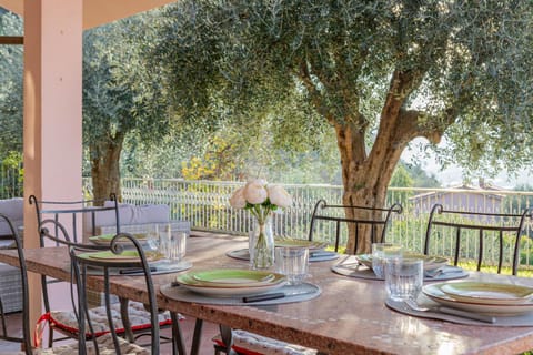 Patio, Day, Garden, View (from property/room), Dining area, Garden view