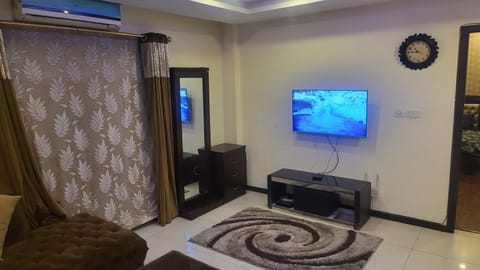 Fully Furnished One bedroom Apartment Bahria Heights 1 Condo in Islamabad