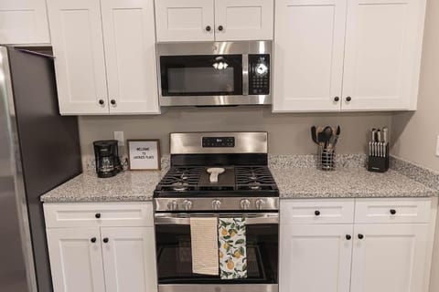 Brand New 3 Bedroom! Apartment in Rockford