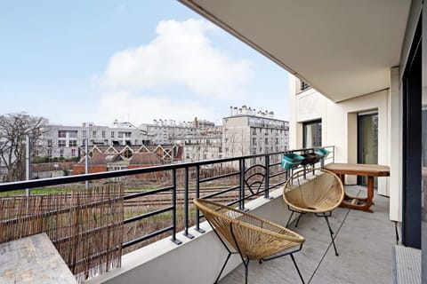 Sumptuous 3BR 6P Apartment with terrace-Near Paris Apartment in Saint-Denis, France