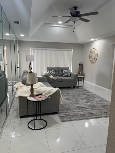 Beutyful cozy home Condo in McAllen